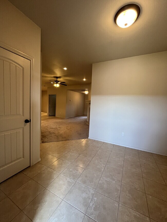 Foto del edificio - Cute 3/2/2 townhome in the Lubbock-Cooper ...