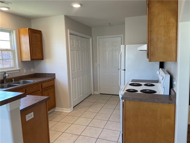 Foto del edificio - 3704 SW Moline Ave