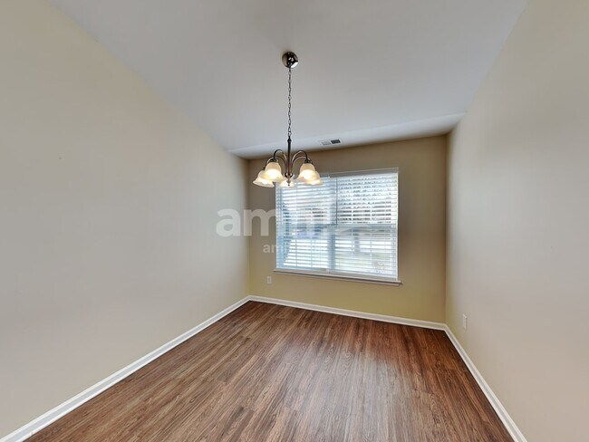 Building Photo - 116 Golden Valley Dr