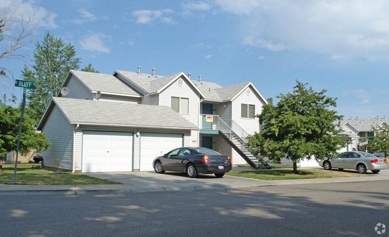 Primary Photo - 1425 N Bluff St