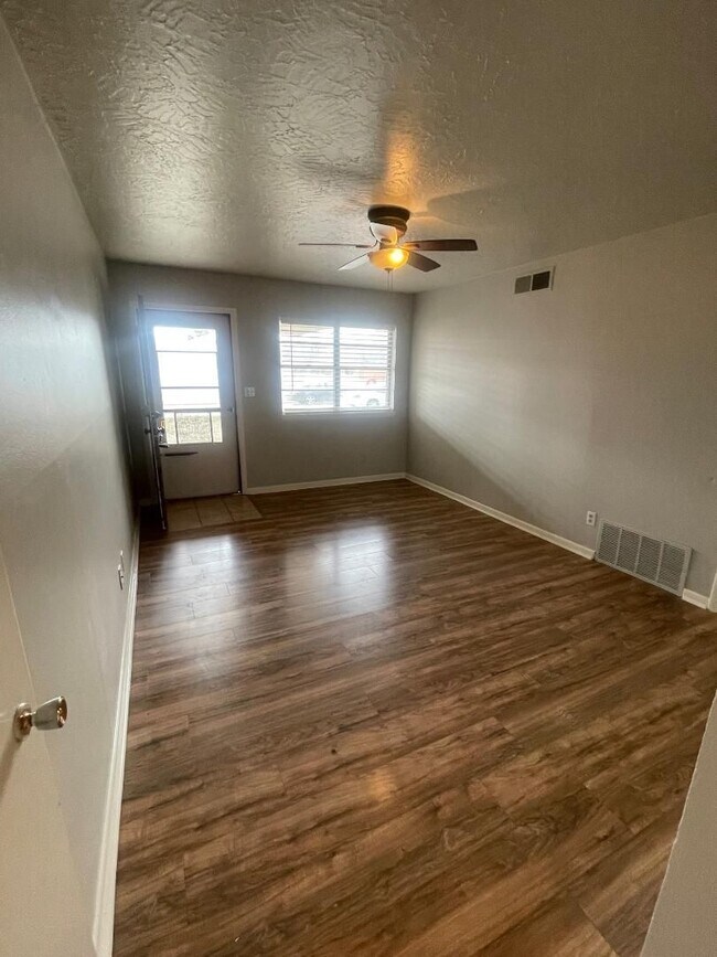 Foto del edificio - NORMAN HOME AVAILABLE FOR LEASE