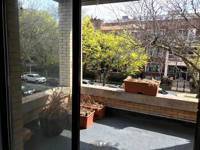 Foto del edificio - 844 W Lakeside Pl