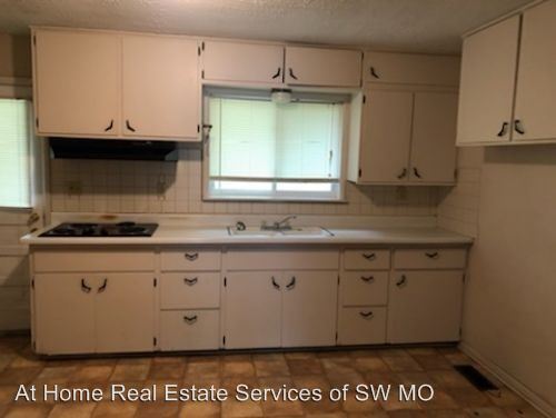 Foto del edificio - 2617-2619 E Linwood St