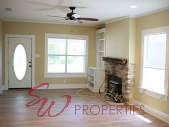 Foto del edificio - 2-Bedroom, 2-Bathroom Home with Huge Garage