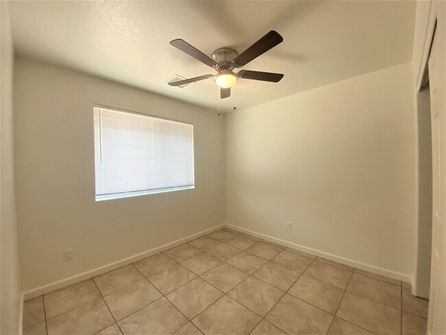 Foto del edificio - 6130 N Buckboard Dr