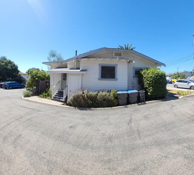 Foto del edificio - Cute standalone Bungalow in SLO!