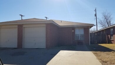 Building Photo - 1907 S Loop 289