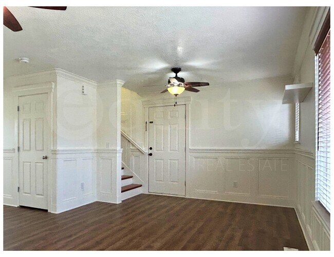 Foto del edificio - 8045 N Plum Creek Dr