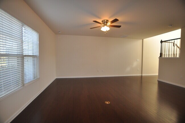 Building Photo - 2106 Chipley Dr