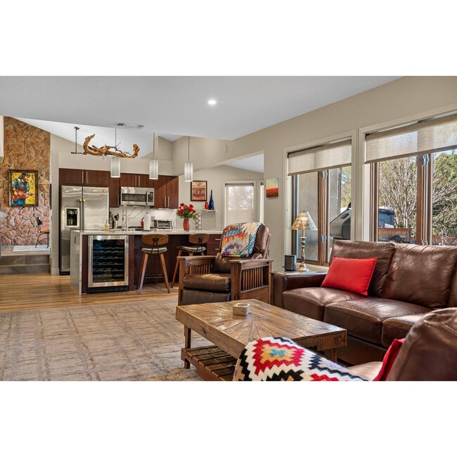 Foto del edificio - 77 Wild Horse Mesa Dr