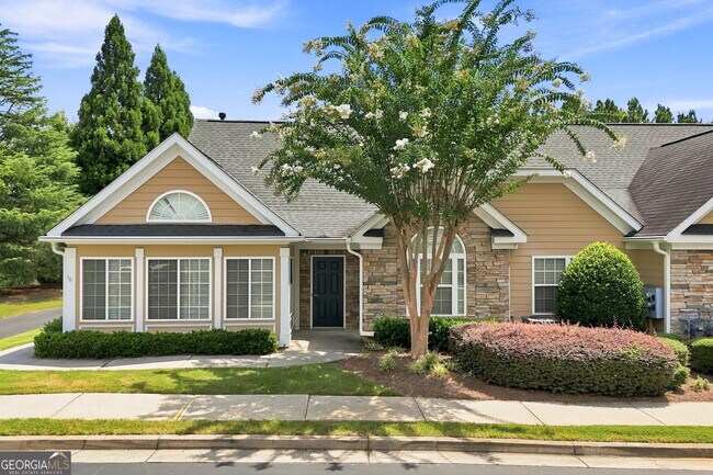 Building Photo - 3204 Village Ln
