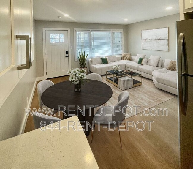 Building Photo - 1330 SE 2nd St