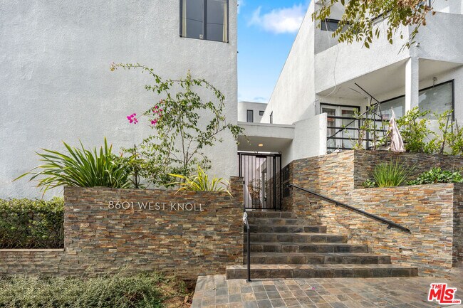 Foto del edificio - 8601 W Knl Dr