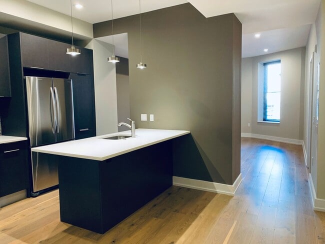 Interior Photo - 4525 Walnut Associates LP