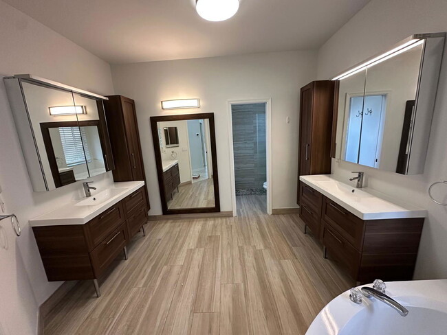 Foto del edificio - 2903 Oakbrook Dr