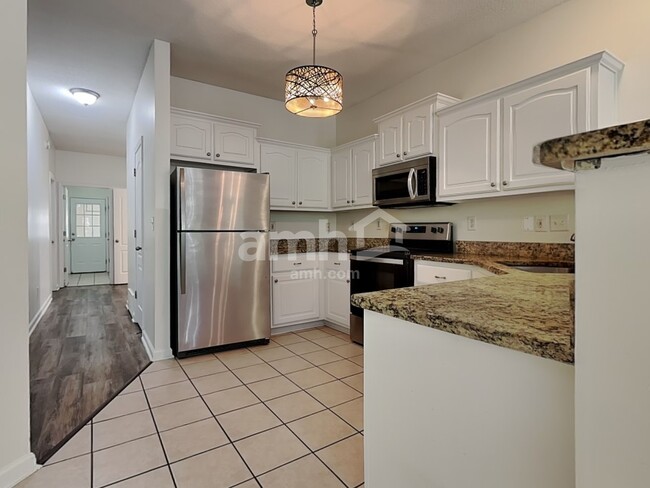 Building Photo - 3864 Lake Village Cv