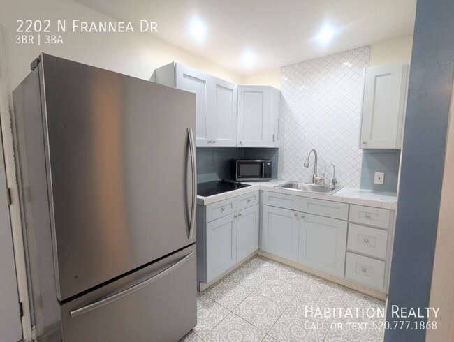 Building Photo - 2202 N Frannea Dr
