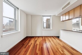 Building Photo - 111 S 15th St