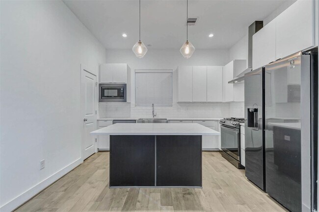 Foto del edificio - 5859 Dolores St