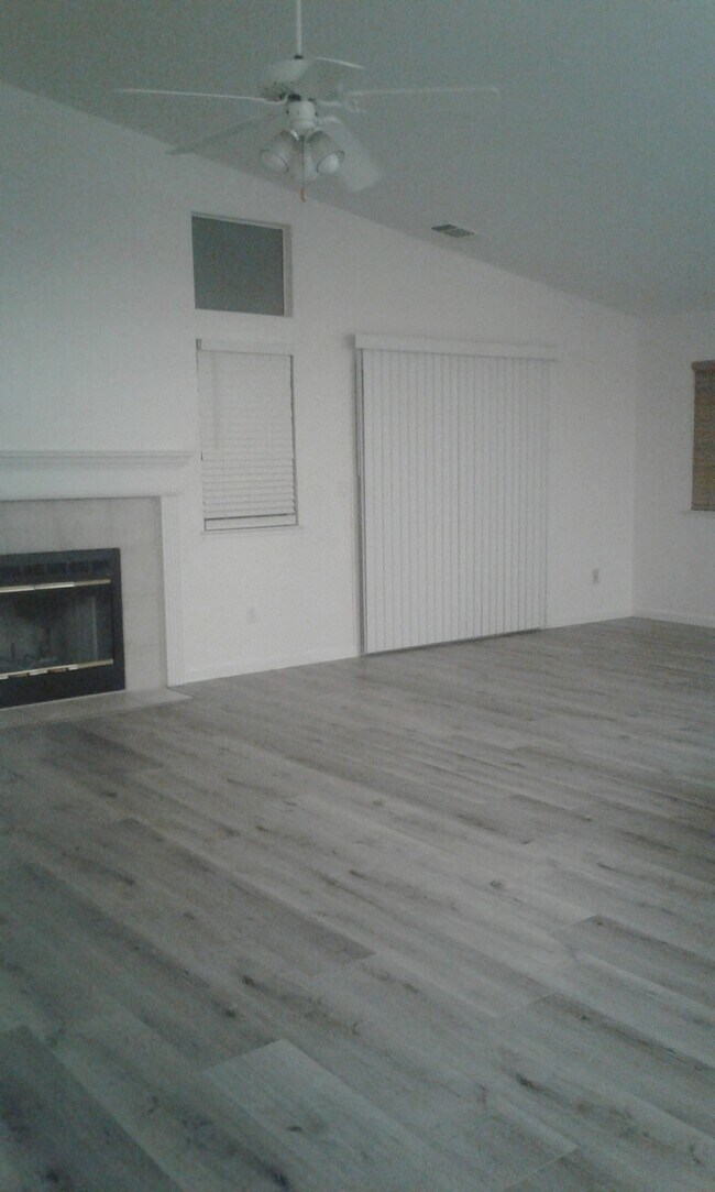 Building Photo - 3438 El Camino Way