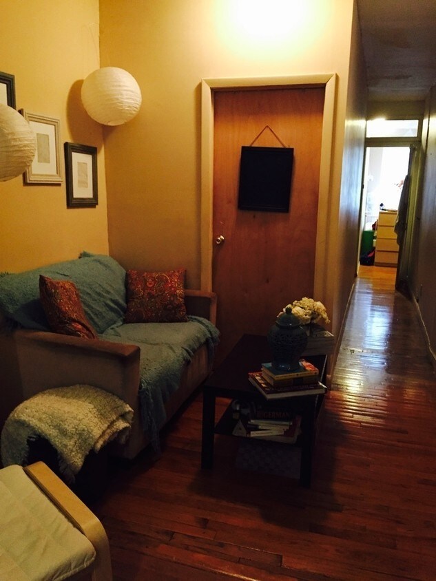 Foto principal - 72 E 2nd St