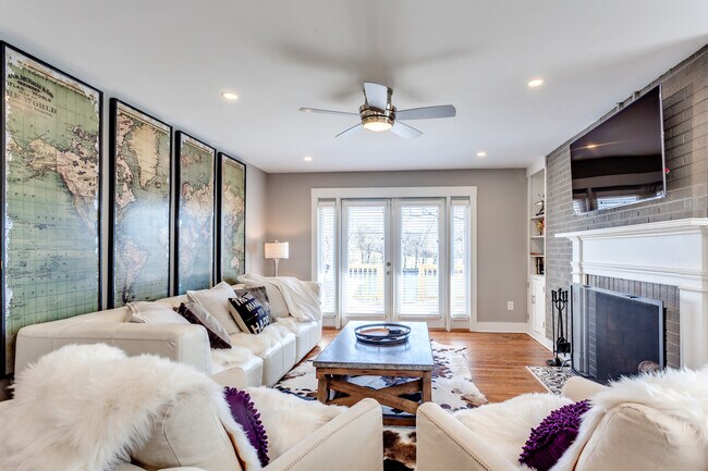 Foto del edificio - 1518 Cliffside Ln