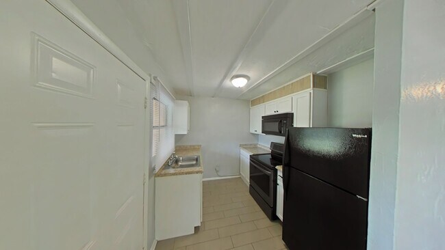 Foto del edificio - Lovely 2/1 - Convenient Location