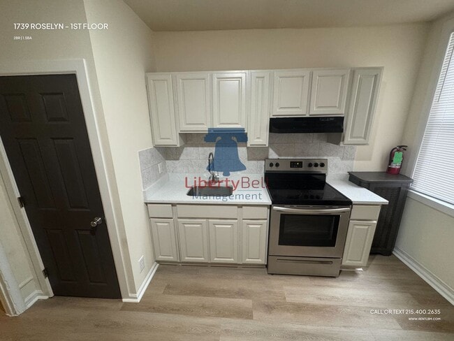 Photo - 1739 Roselyn St Apartment