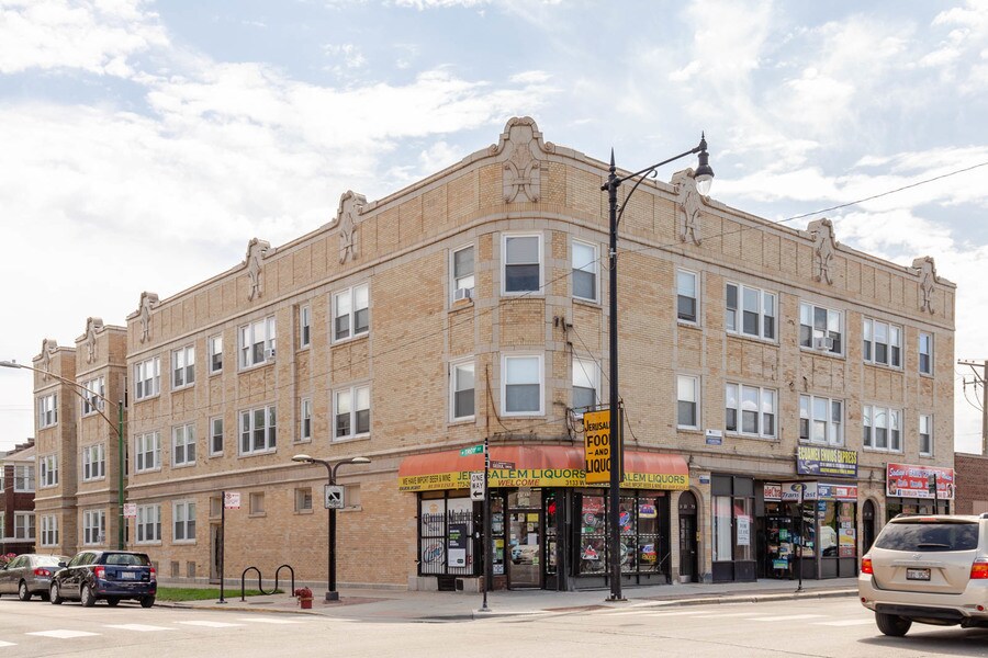 Foto principal - 4750 N Troy St