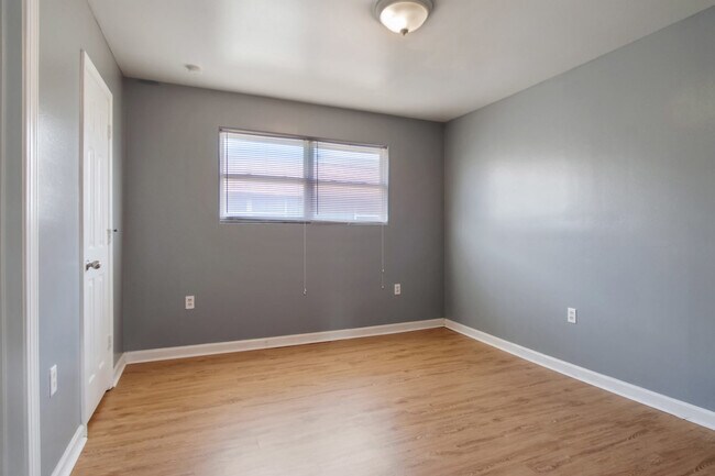 Building Photo - 6801 Tara Ln