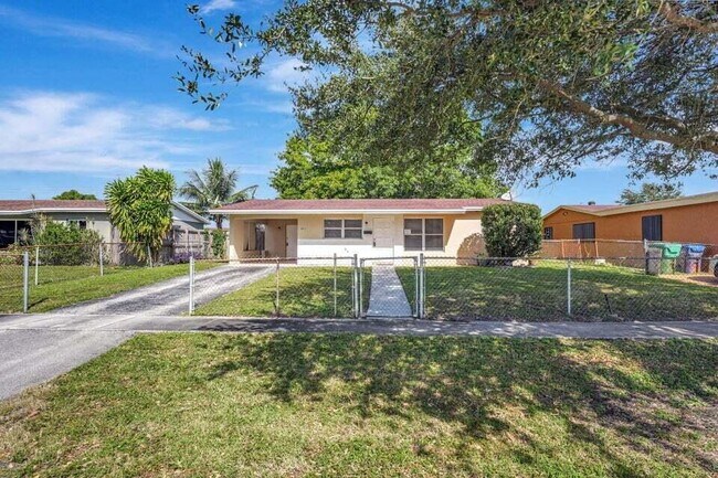 Foto del edificio - 3511 NW 7th Ct