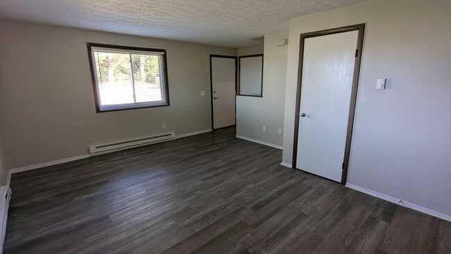 Building Photo - MN Cedar Village (797)