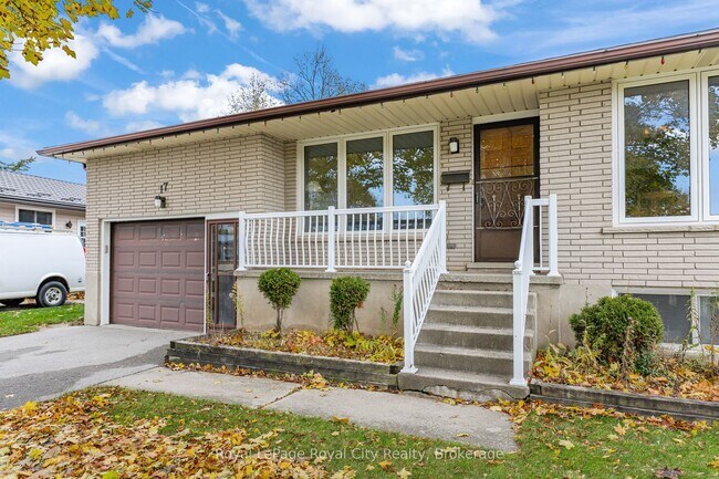 Photo du bâtiment - 17 Muskoka Dr