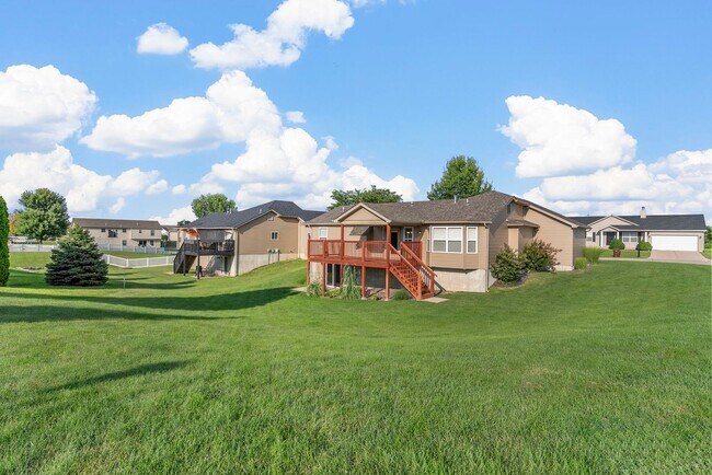 Foto del edificio - Spacious 3-Bed, 3-Bath Home in Wentzville