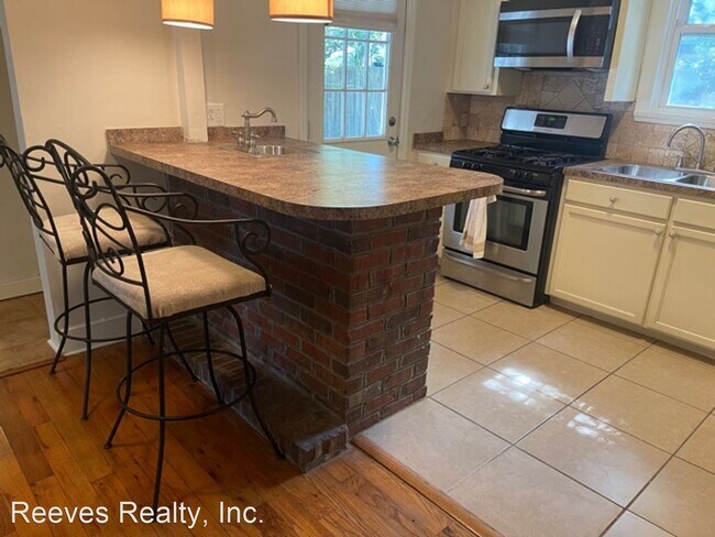 Building Photo - 3 br, 1 bath House - 159 Parkway Street W