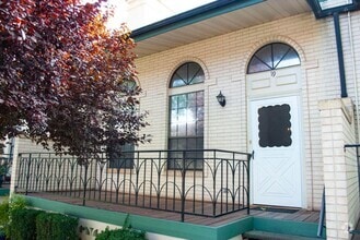 Building Photo - 325 S 200 E