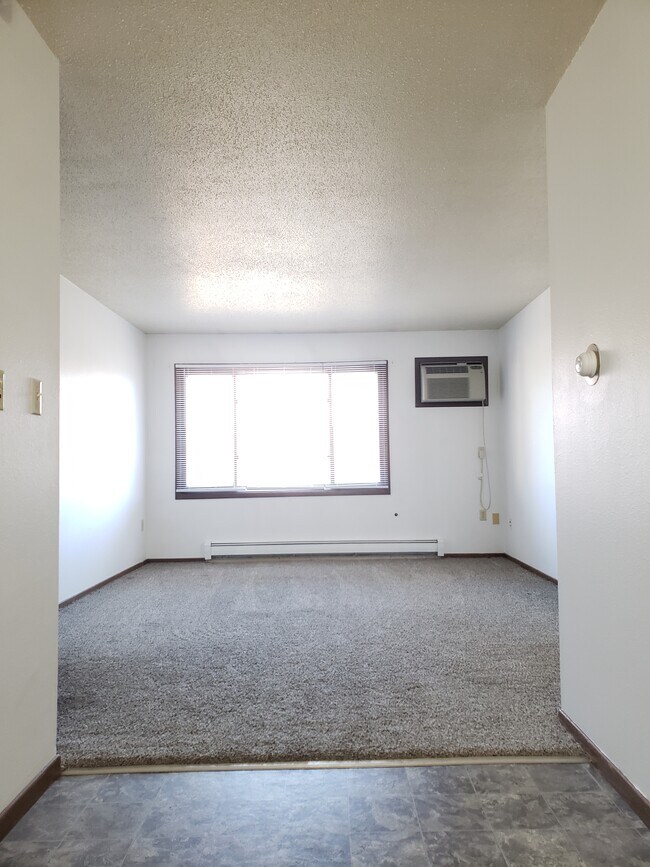 540 2nd St SW Unit 202, Jamestown, ND 58401 Apartments in Jamestown