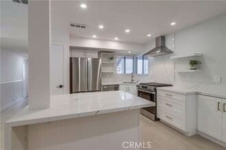 Building Photo - 25941 Montemar