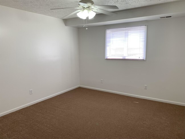 Building Photo - 37 Woodbridge Park