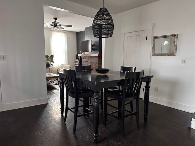 Foto del edificio - 1163 Say Ave