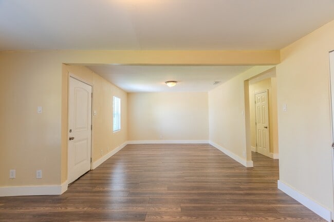 Building Photo - 1114 Blackwood Ave