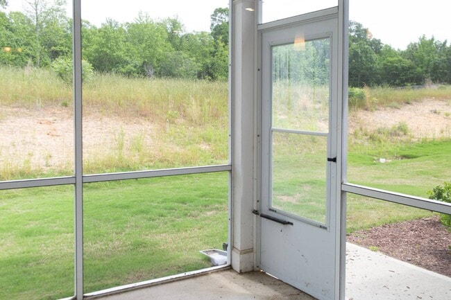 Building Photo - 400 White Oak Ridge Dr