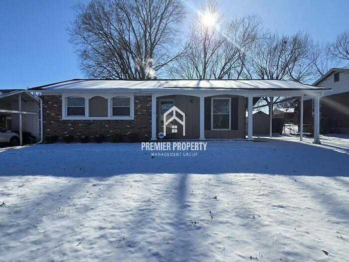 Primary Photo - 1652 Coachway Ln