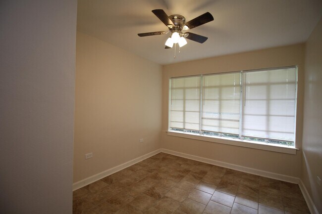 Foto del edificio - 13261 Lillian Hwy