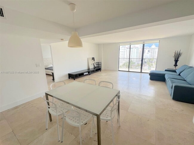 Building Photo - 1800 Collins Ave