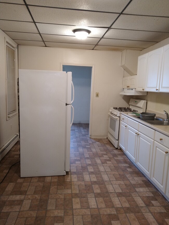 Building Photo - 721 Genesee St