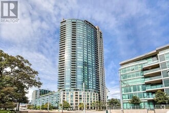 Building Photo - 219-3219 Fort York Blvd