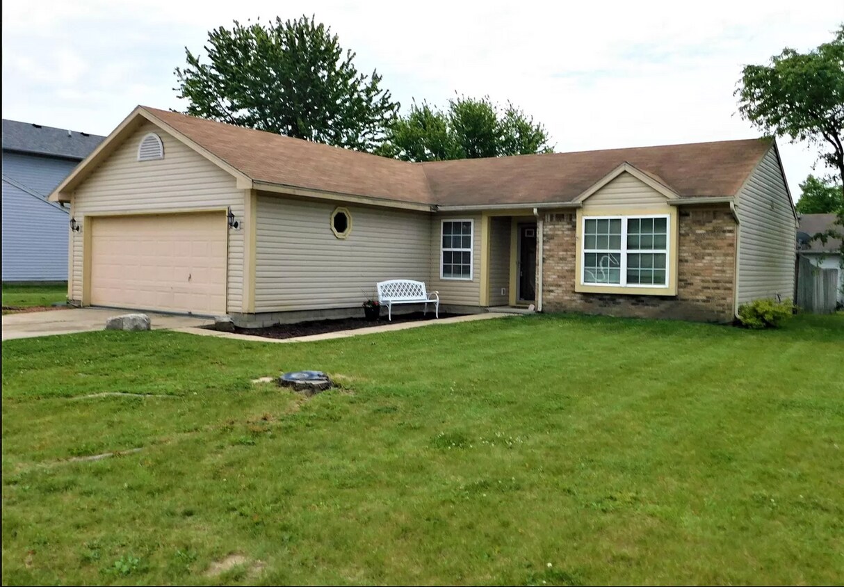Foto principal - 1857 W Carol Lynn Dr