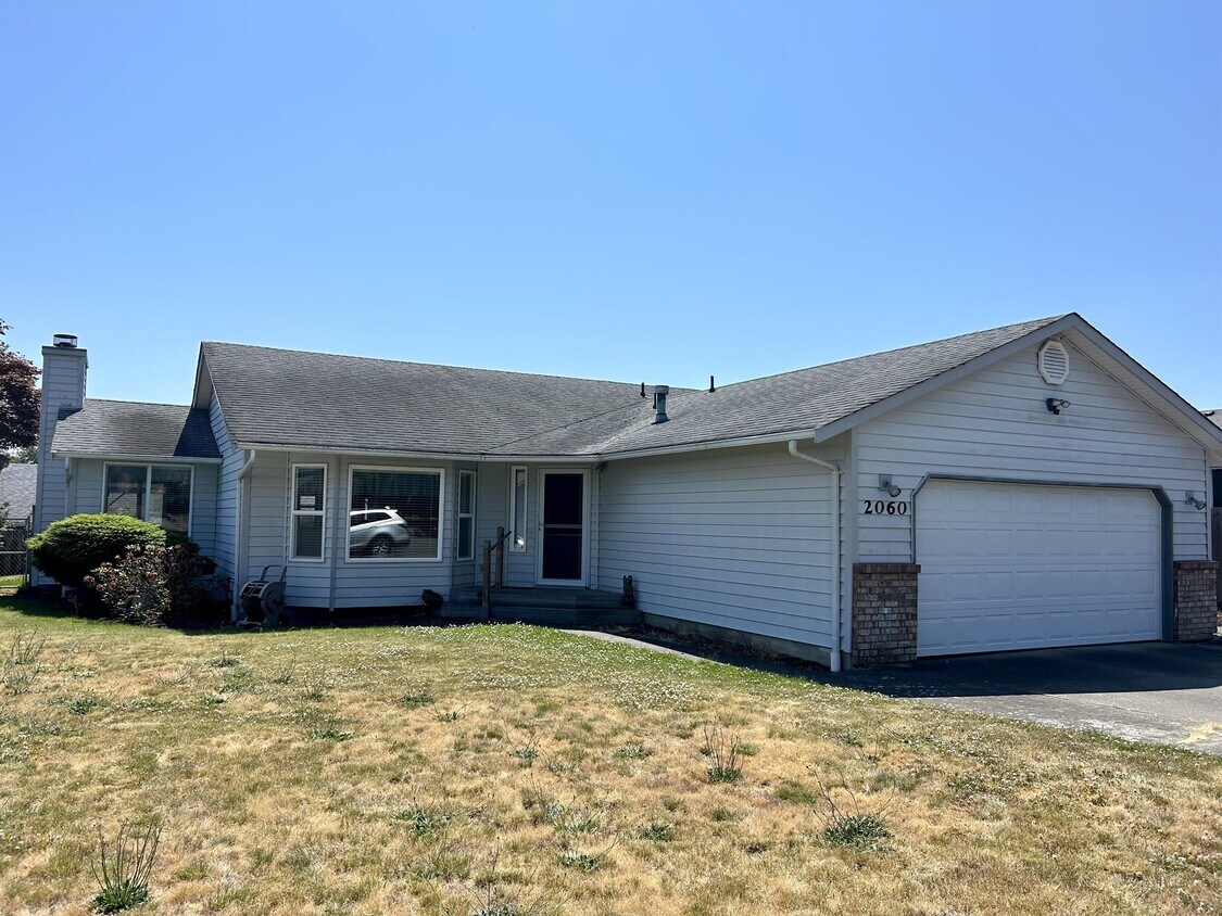 Primary Photo - 2060 Oxford Ct