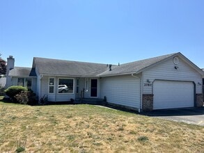 Building Photo - 2060 Oxford Ct